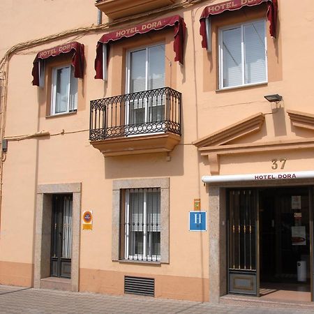 Hotel Dora Plasencia Exterior photo