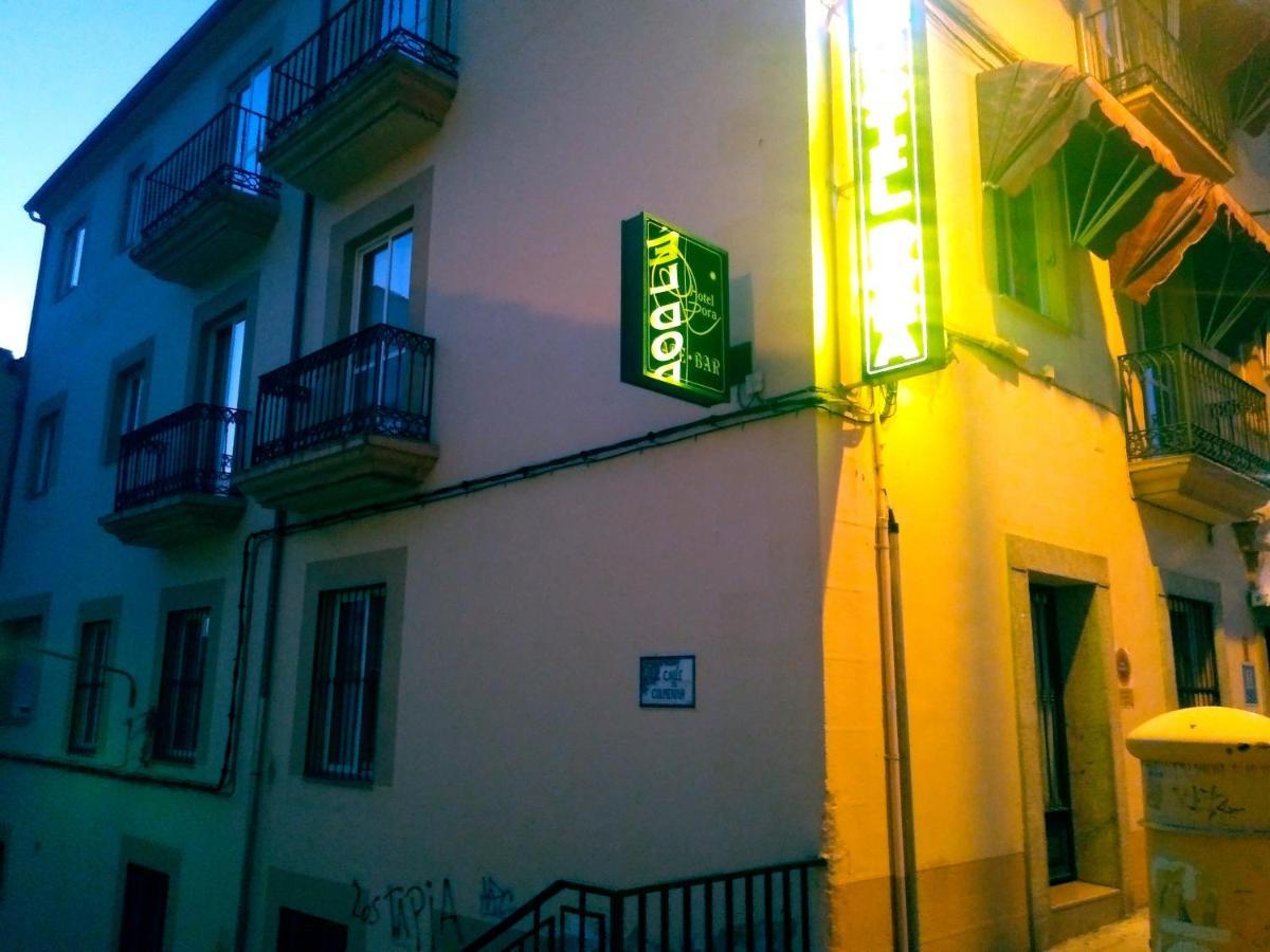 Hotel Dora Plasencia Exterior photo