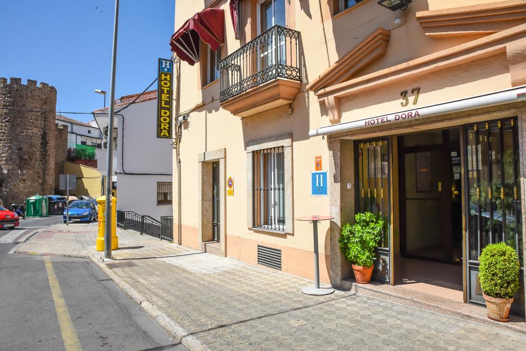 Hotel Dora Plasencia Exterior photo