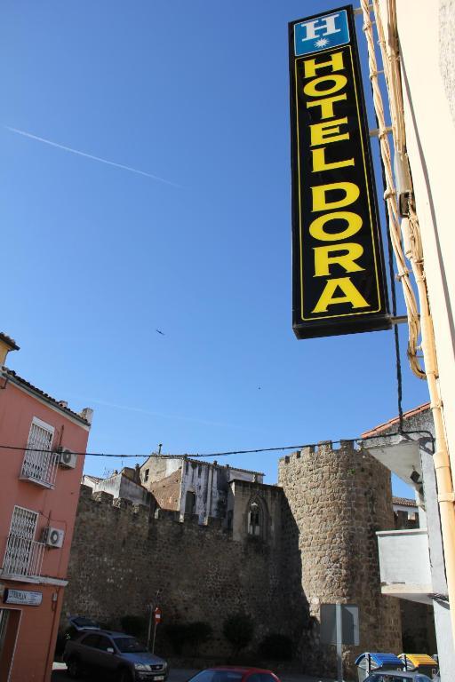 Hotel Dora Plasencia Exterior photo